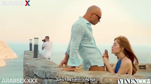 الشقراء والرجل الاصلع - سكس مترجم